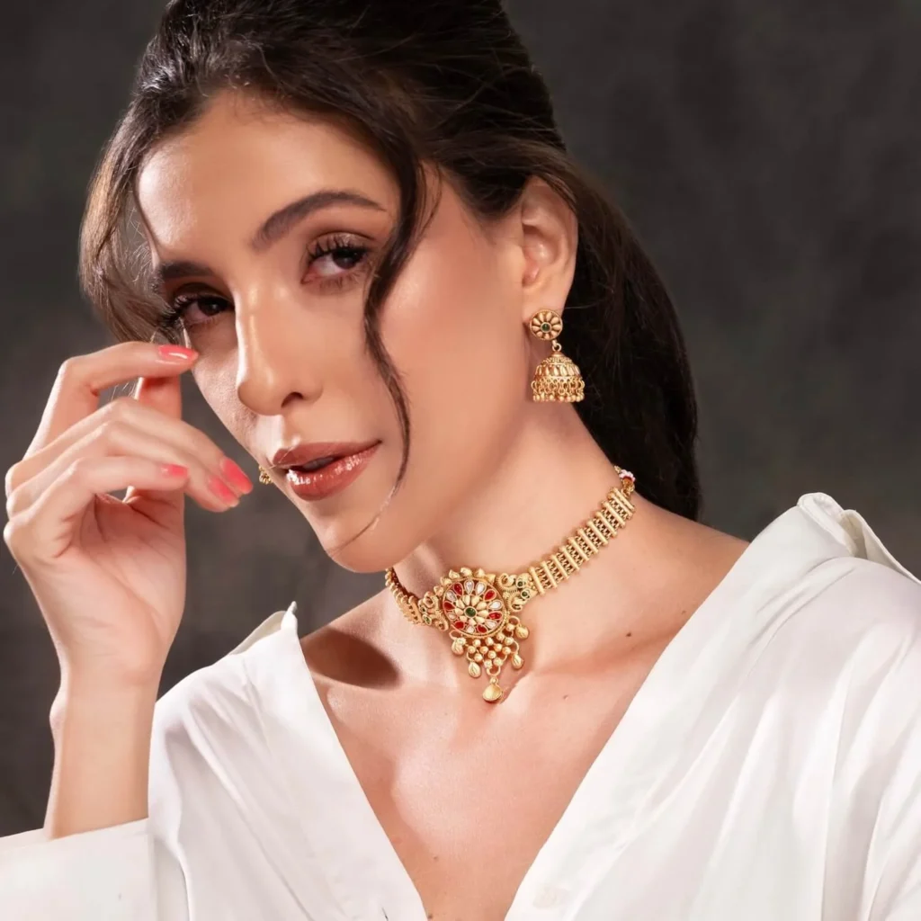 Discover the Magic of Choker Necklaces Sets and Pearl Jewellery Sets