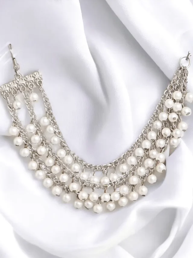 Aarvi Gold Plated Jhumka Earrings