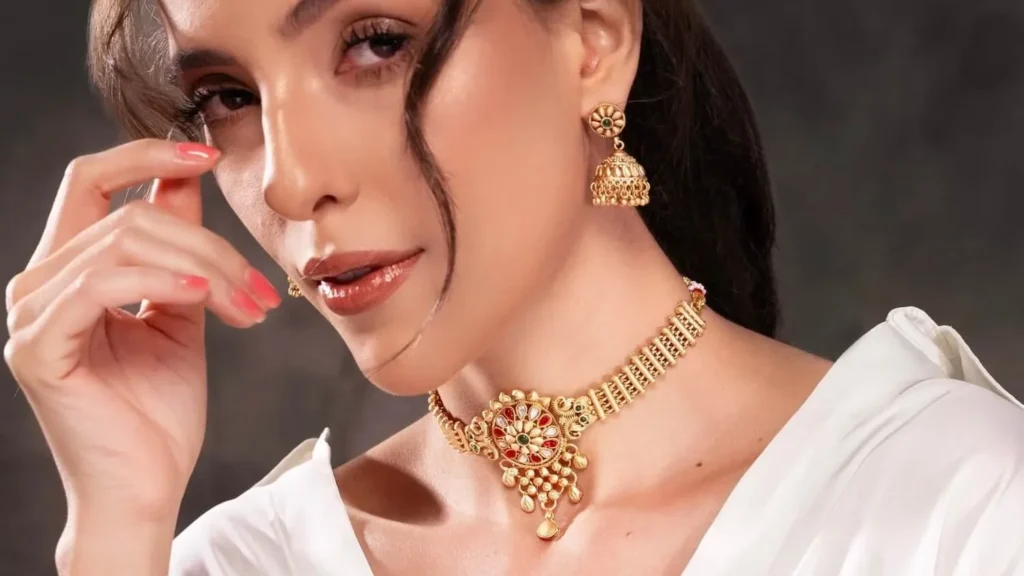 The Ultimate Guide to Stunning Gold Earring Designs for Women
