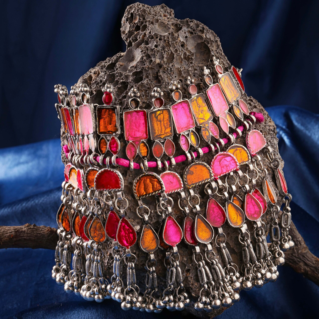 Bollywood-Inspired Simple Choker Necklace Ideas for Sarees 5 image 1