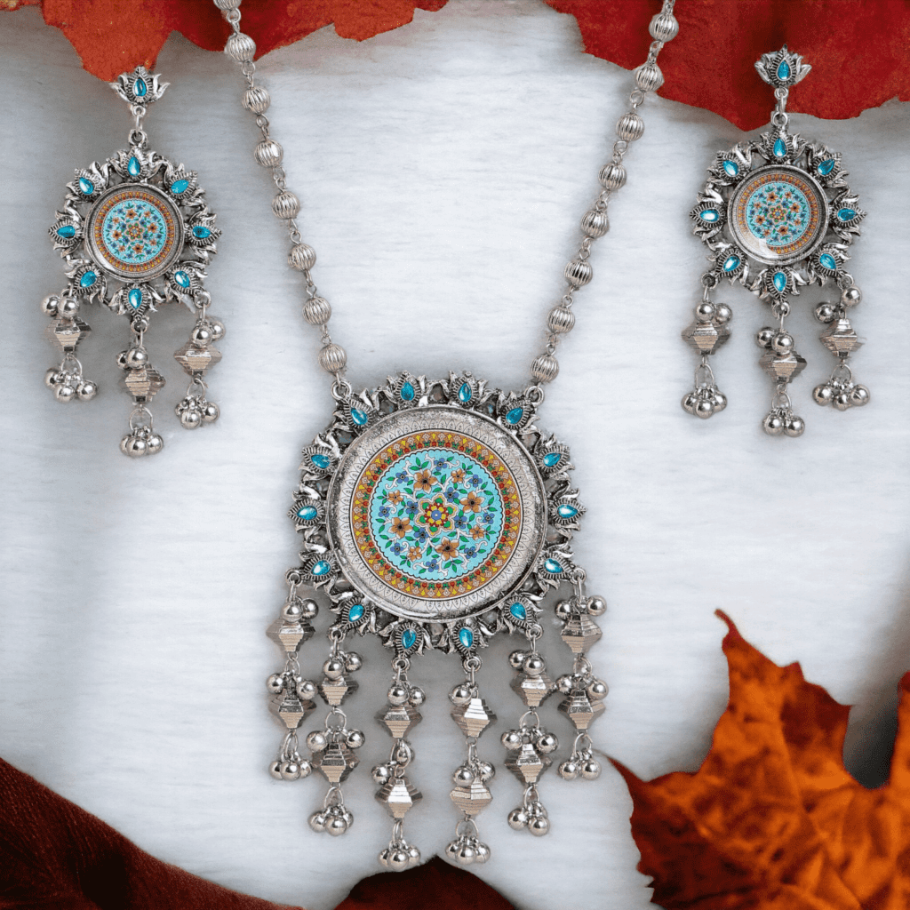Bollywood-Inspired Simple Choker Necklace Ideas for Sarees 4 image