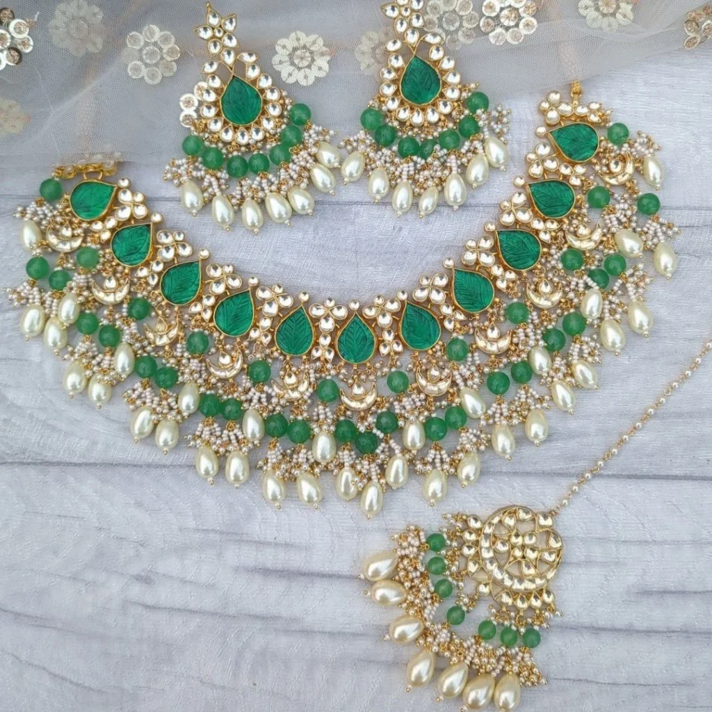 Celebrate Raksha Bandhan in Style with a Stunning Green Jewellery Set 1 Celebrate Raksha Bandhan in Style with a Stunning Green Jewellery Set