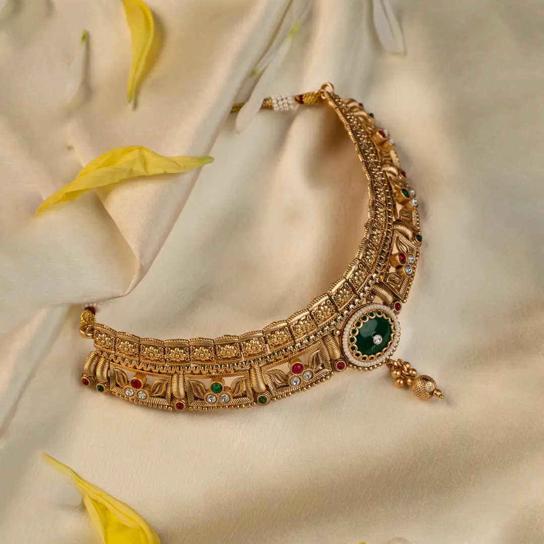 Vasundhara – Temple Kundan Heritage Choker Set