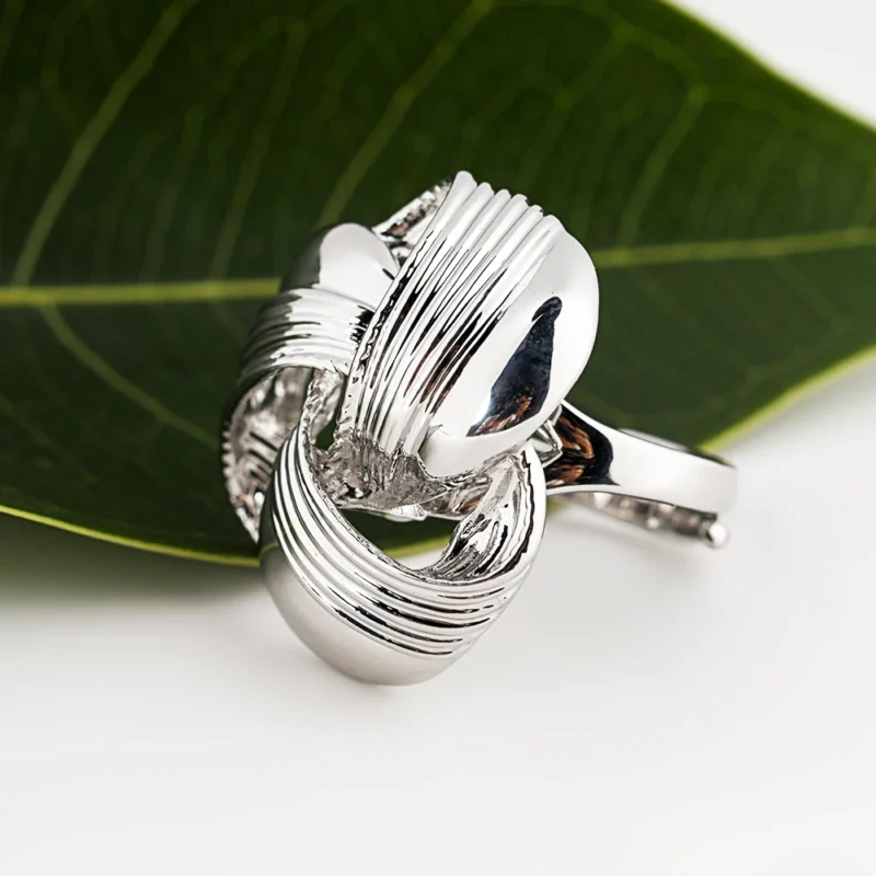 Knotique Sculpted Ring – trendy rings for women in polished silver
